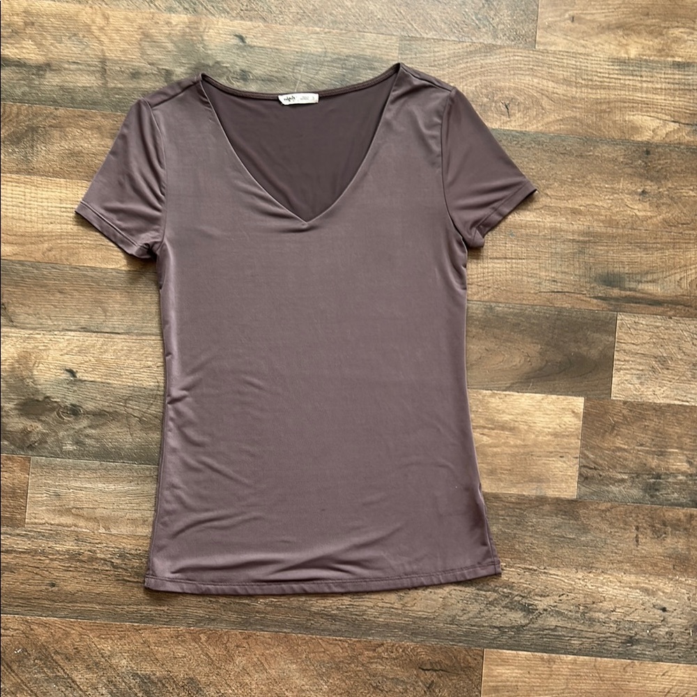 Purple Fitted Short Sleeve Tee with V-Neck